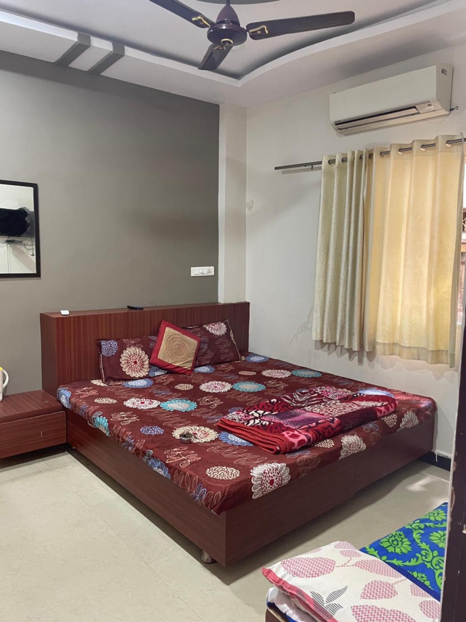 Satguru Guest House Ujjain Εξωτερικό φωτογραφία