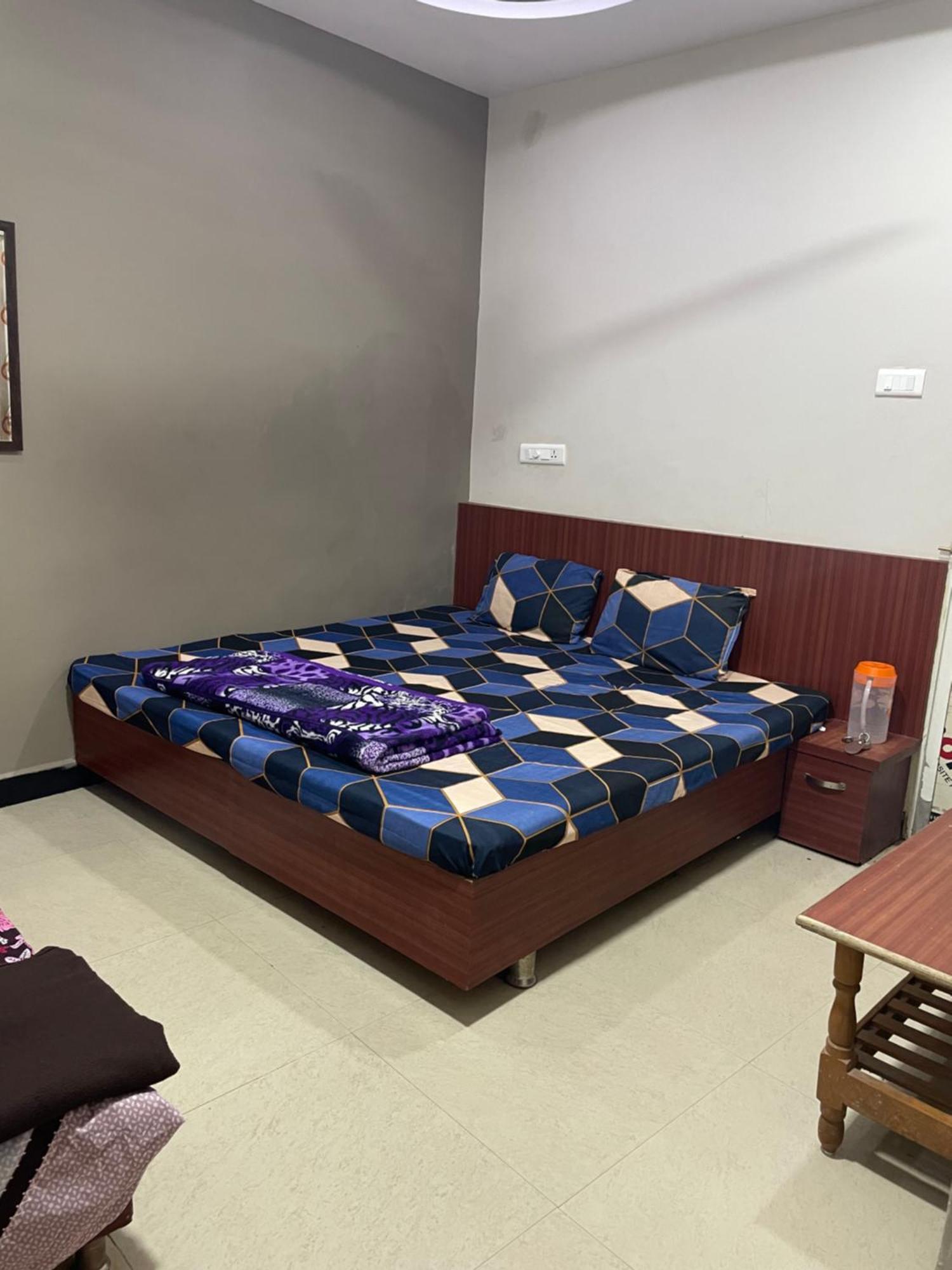 Satguru Guest House Ujjain Εξωτερικό φωτογραφία